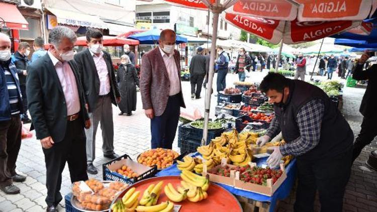 Karantinaya alınan mahallenin pazar alışverişi Bursa Büyükşehir Belediyesinden