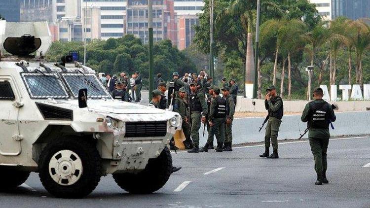 Darbe yapmak için Venezuelaya girenlerden yakalananların sayısı 23e çıktı