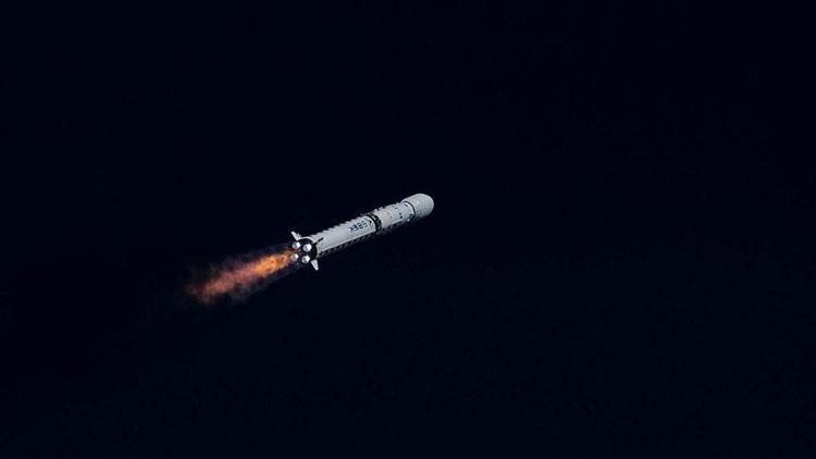Çinin deneysel uzay aracı başarıyla Dünyaya indi