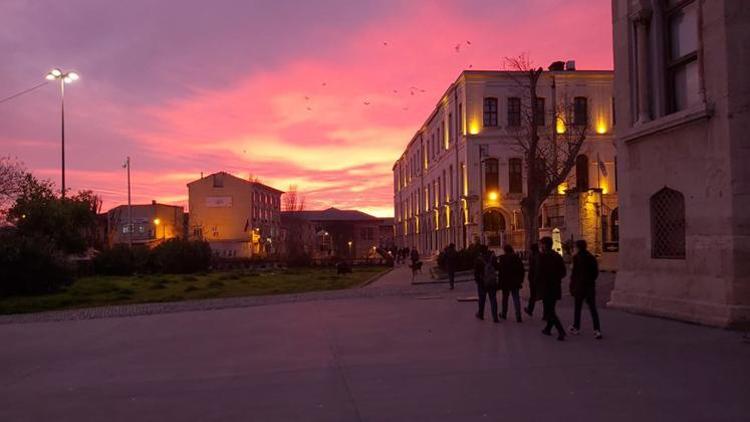 Üniversitelilerin kampüs özlemi: Özlemim gökyüzü kadar uçsuz bucaksız