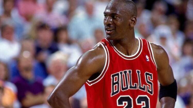 Michael Jordanın forması için rekor fiyata alıcı
