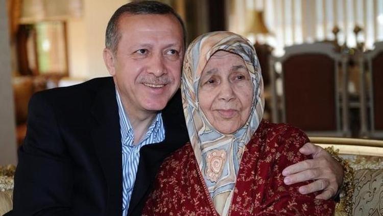 Cumhurbaşkanı Erdoğandan Anneler Günü paylaşımı