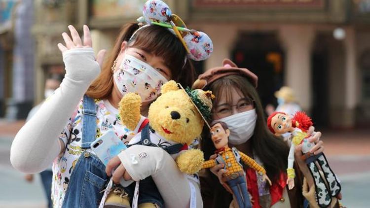 Salgının başladığı Çinde Disneyland yeniden açıldı