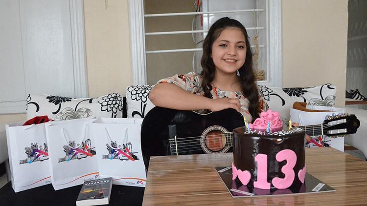 Kalp hastası Cerenin gitar hayali, doğum gününde gerçek oldu