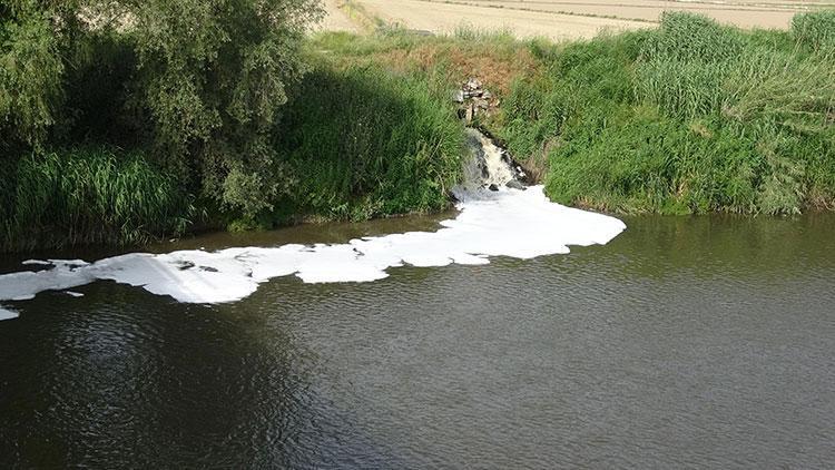 Büyük Mendereste kaygı ve tepki uyandıran kirlilik