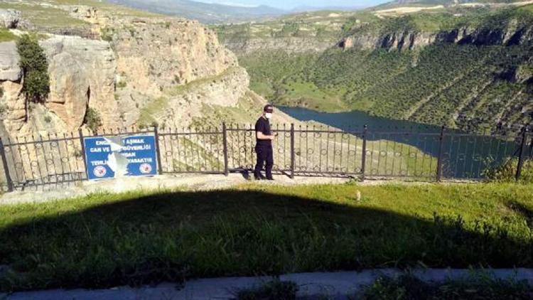 Fotoğraf çektirmek istediği tepeden düşüp hayatını kaybetti