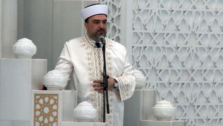Cuma namazı, Ahmet Hamdi Akseki Camiinde kılındı