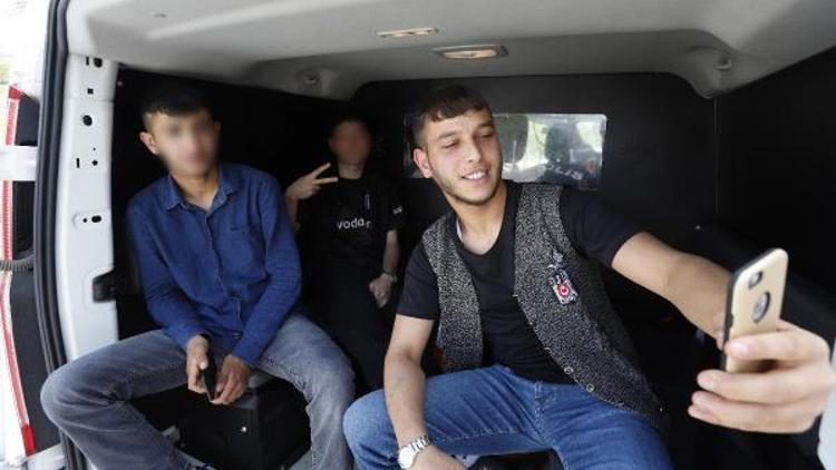 11 bin lira ceza yediler, selfie çektiler Rahat tavırları pes dedirtti