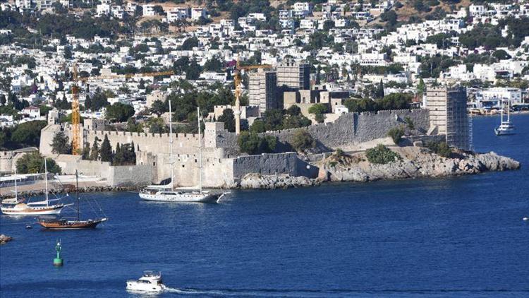 Bakan Ersoy turizmcilere müjdeyi verdi