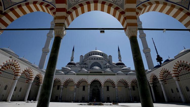 İzmirde cami hoparlörlerinden müzik yayınına inceleme
