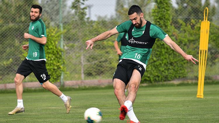 Konyaspor, hazırlıklarına akşam idmanıyla devam etti