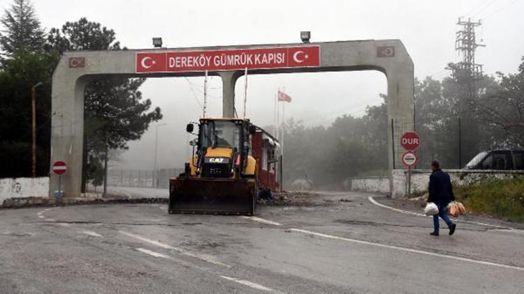 Giriş ve çıkışlara açılan Dereköy Sınır Kapısında düzenleme