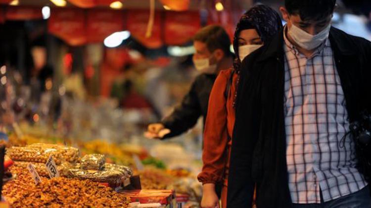 Bursada kısıtlama öncesi çarşı ve pazarlarda yoğunluk