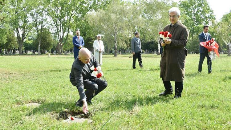 Avusturya’daki Türk şehitlerinin kabrine bayram ziyareti