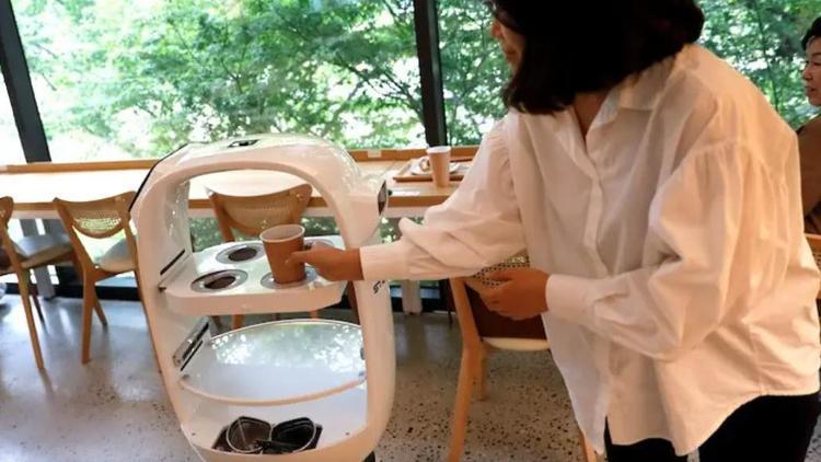 30 saniyede kahve hazırlayan robot