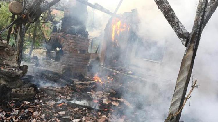 Amasya’da aynı gün 2 bağ evi yandı