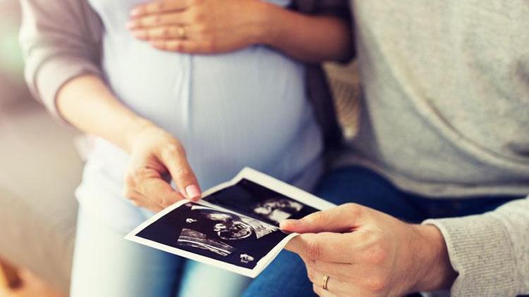 Hamilelik sürecinde sadece anneler değil babalar da kilo alabiliyor