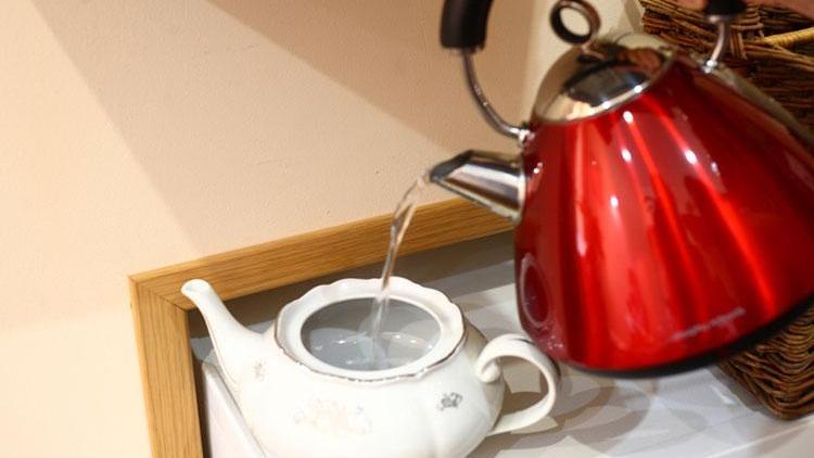 Çaydanlıkta oluşan kireç nasıl temizlenir