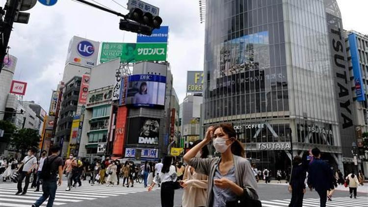 Yeni dalga endişesi yaşanan Japonyada alarm Bazı okullar kapatıldı