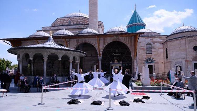 Mevlana Müzesi, 2,5 ay sonra kapılarını yeniden açtı