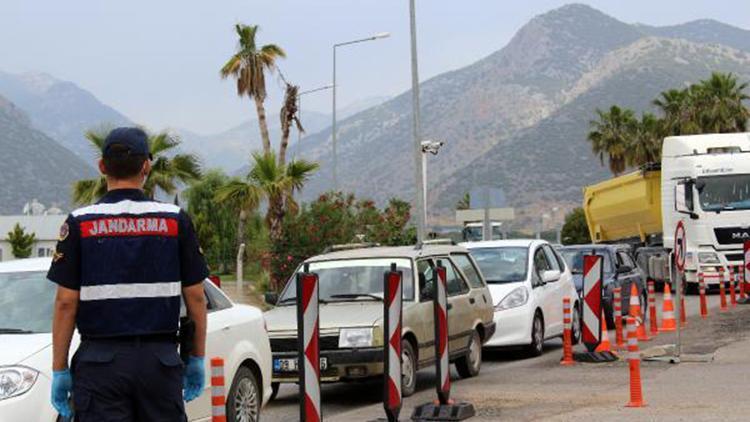 Antalya girişinde yoğunluk