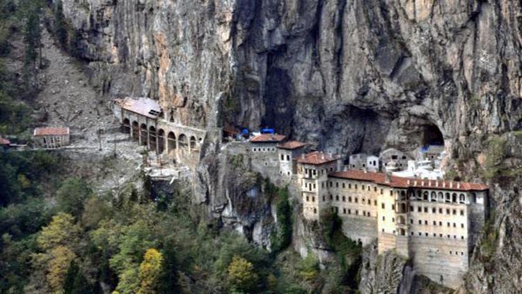 Sümela Manastırı yeniden ziyarete açıldı