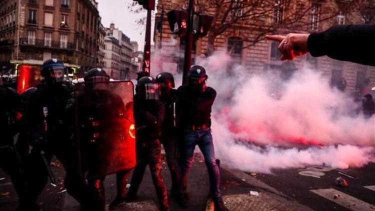 Fransada neler oluyor Paristeki gösterilerde son durum
