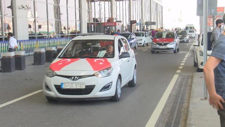 Sabiha Gökçende maskeli ve sosyal mesafeli asker uğurlaması