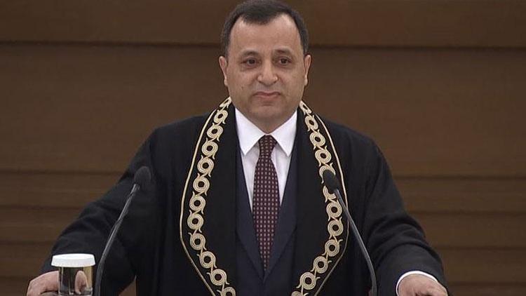 Son dakika haberler... AYM Başkanı Zühtü Arslan: Adaletin gözü bağlı ve taraflara eşittir