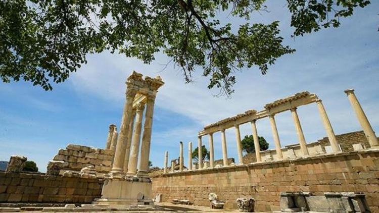 Dünya mirası Bergama ziyaretçilerini kontrollü ağırlıyor