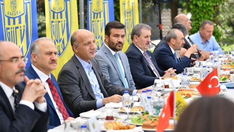 Ankaragücü Başkanı Fatih Mert, siyasileri konuk etti