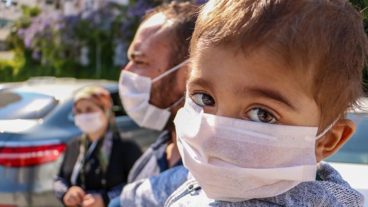 3 yaşındaki Nihat, tedavi sürecinde konuşmayı bıraktı