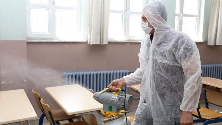 Sınavların yapılacağı okullar dezenfekte ediliyor