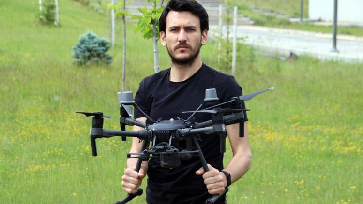 Rüzgar türbinleri artık dronelarla temizleniyor