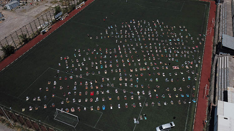 Maltepe stadyumda cuma namazı kılındı