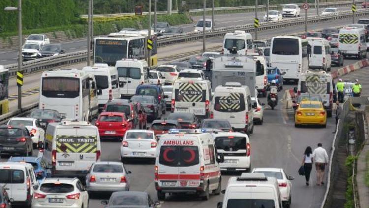 Haftanın ilk iş gününde İstanbul trafiğinde yoğunluk