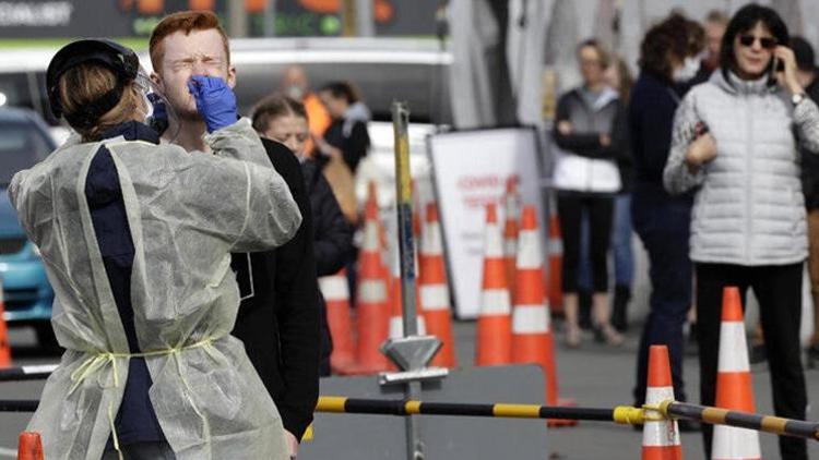 Virüsü yendik açıklaması yapan Yeni Zelanda’da 25 günün ardından yeni vaka tespit edildi