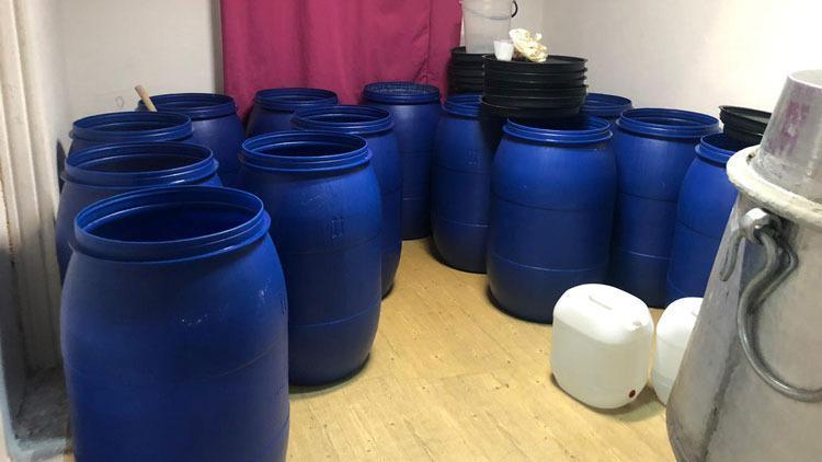 Adana’da 3 bin 985 litre sahte içki ele geçirildi