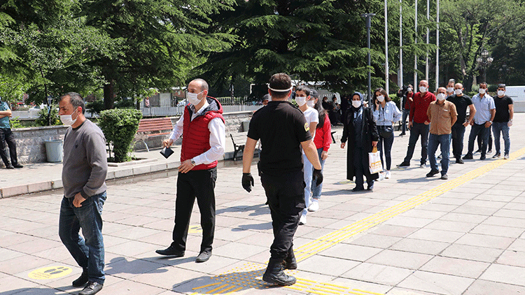 Ankara Adliyesinde dikkat çeken yoğunluk