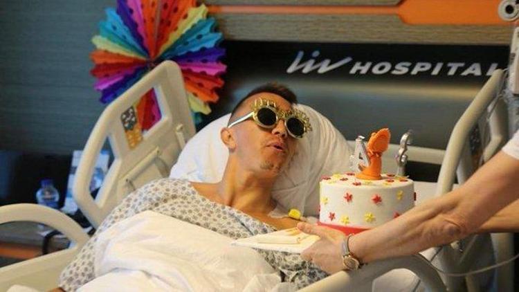 Fernando Musleraya hastanede doğum günü kutlaması