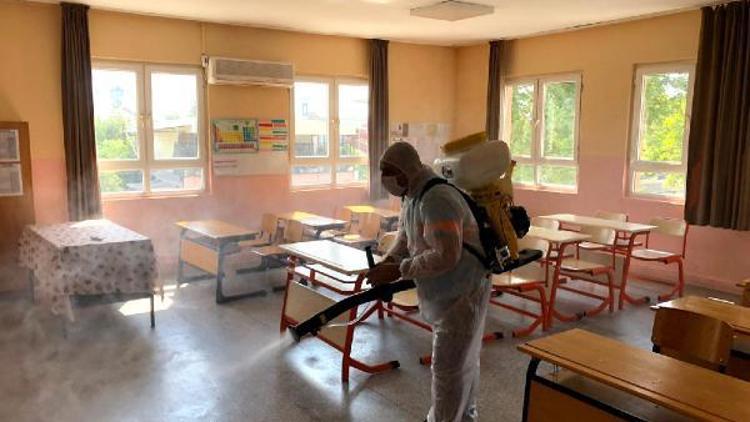 Ceyhan Belediyesi LGS VE YKS sınavları öncesi okullarda dezenfeksiyon yaptı