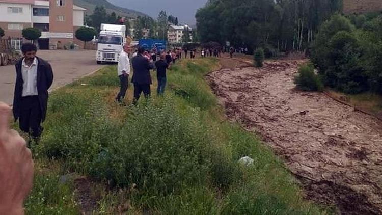 Bingölü, depremden sonra sağanak vurdu