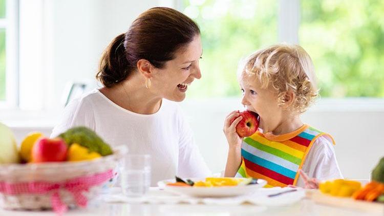 Çocuklar yaz döneminde nasıl beslenmeli?
