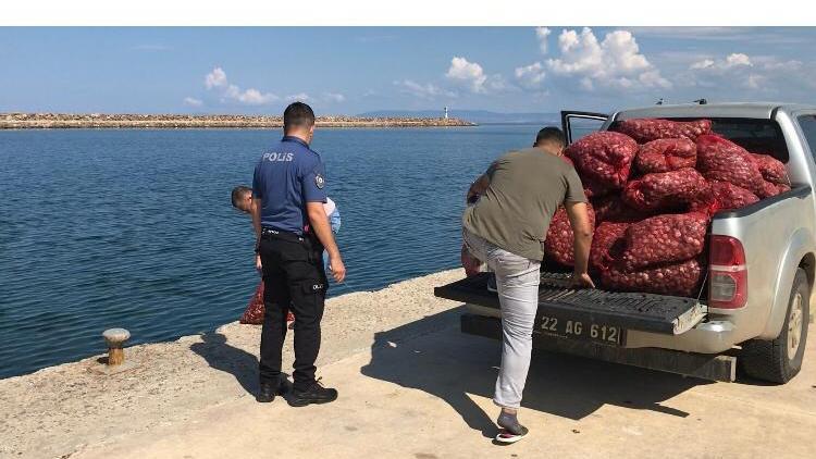 Edirnede 1 ton kaçak midye ele geçirildi