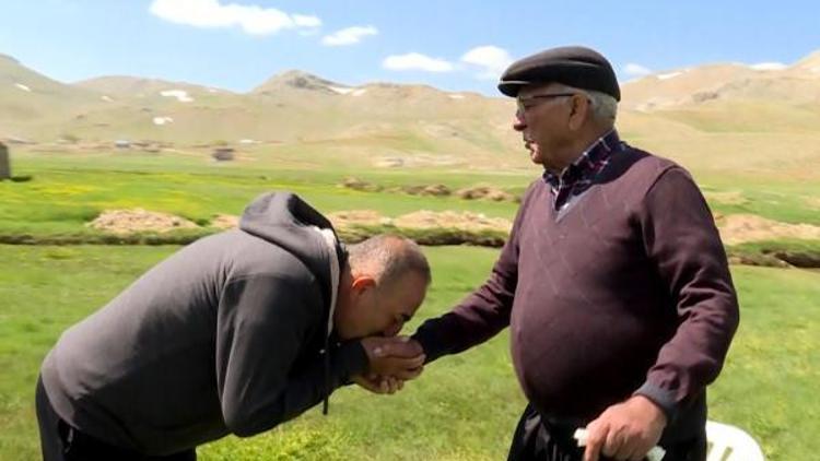 Bakan Çavuşoğlundan Babalar Günü paylaşımı