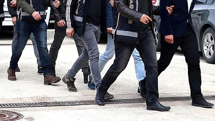 İzmir merkezli FETÖ operasyonu: 12 gözaltı