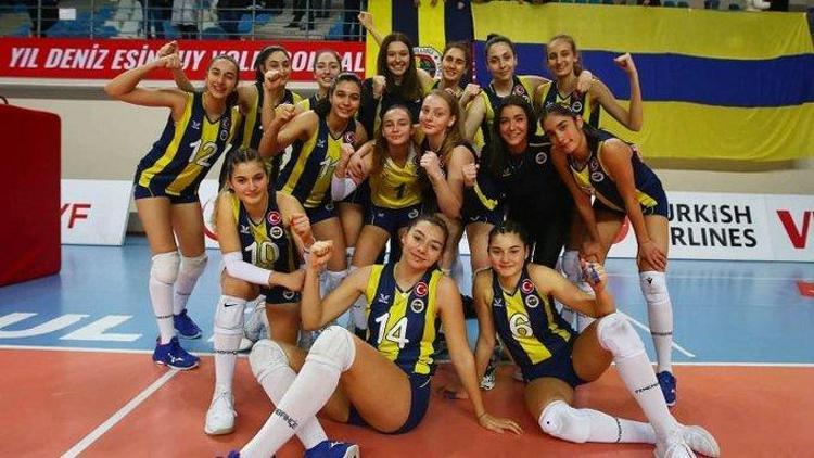 Fenerbahçenin 2. ligdeki kadın voleybol takımı 1. lige davet edildi