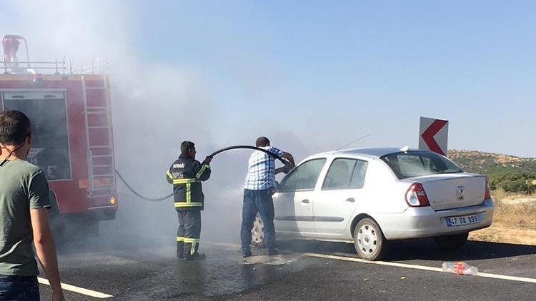 Mardinde YKSye girecek öğrenciyi taşıyan araç alev aldı