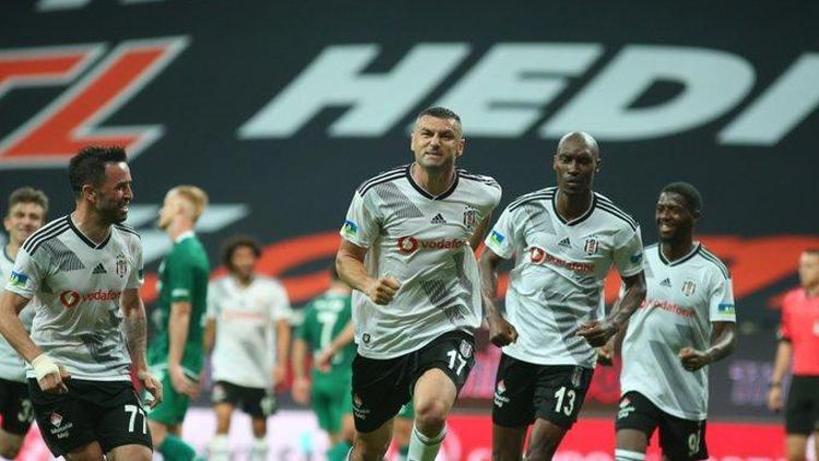 Burak Yılmaz, Beşiktaştaki en golcü sezonunu yaşıyor