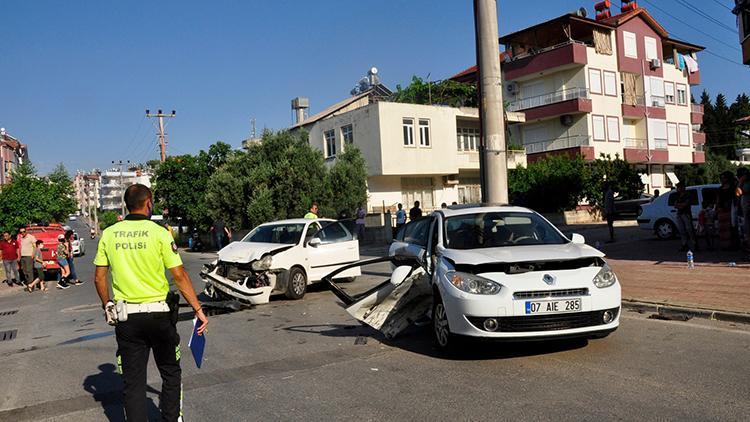 Manavgatta otomobiller çarpıştı: 7 yaralı